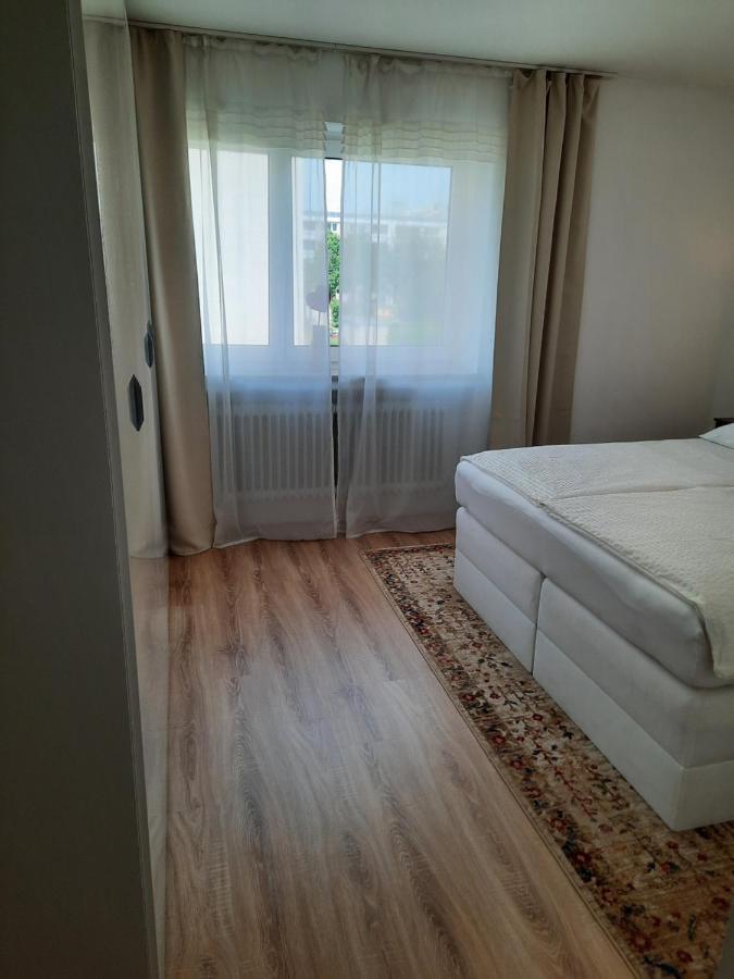 Moderne 3Zimmer Wohnung, In Koenigsbrunn Bei Augsburg Luaran gambar
