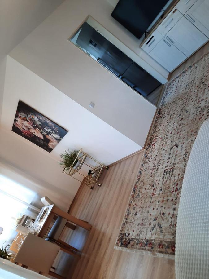 Moderne 3Zimmer Wohnung, In Koenigsbrunn Bei Augsburg Luaran gambar